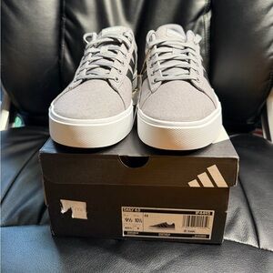 Adidas Men’s Daily 4.0 Gray & Black Skateboarding Shoes Size 9.5M  IF4493